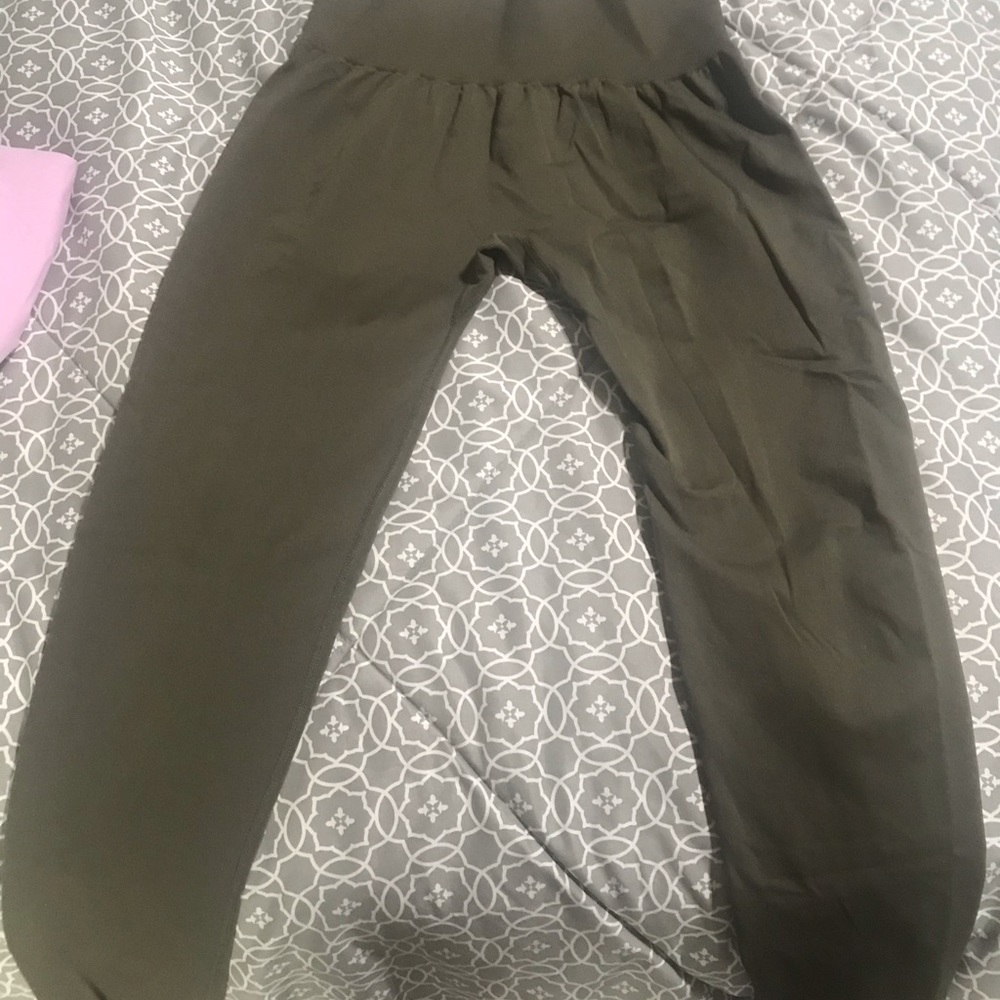 NVGTN Forrest green seamless workout leggings